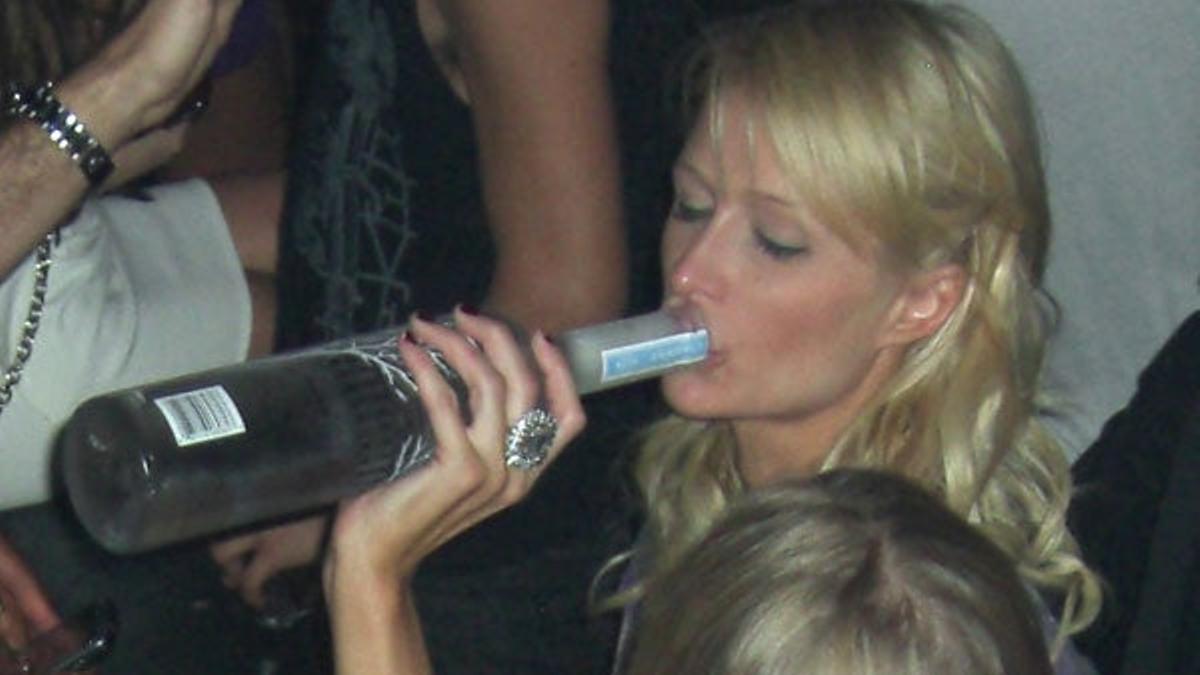 Paris Hilton vuelve a desafiar a las autoridades