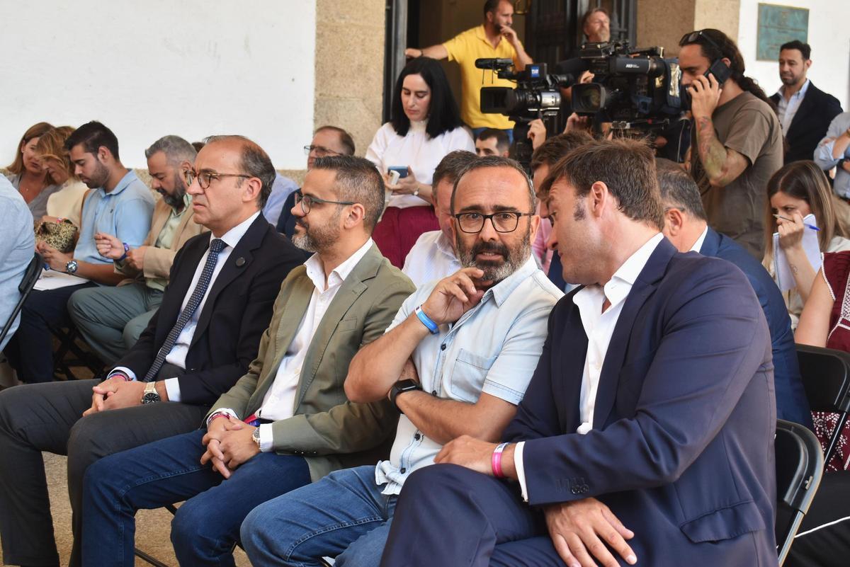 Galería | Extremadura cierra filas con Cáceres 2031