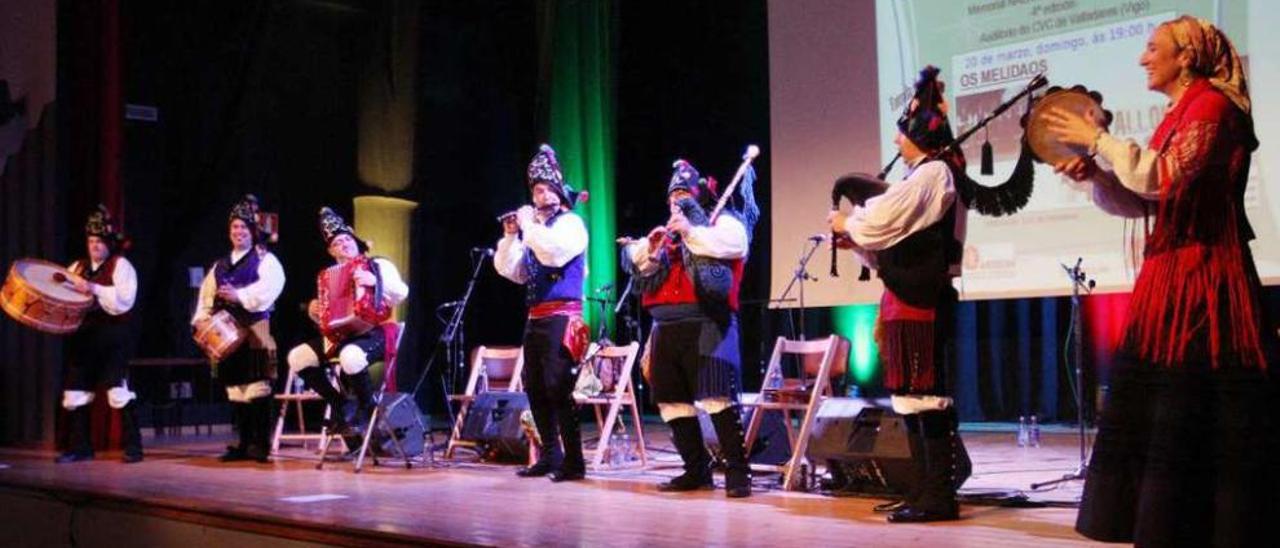 Os Melidaos, durante su actuación en el Memorial Nazario González &#039;Moxenas&#039;, el domingo. // Marta G. Brea