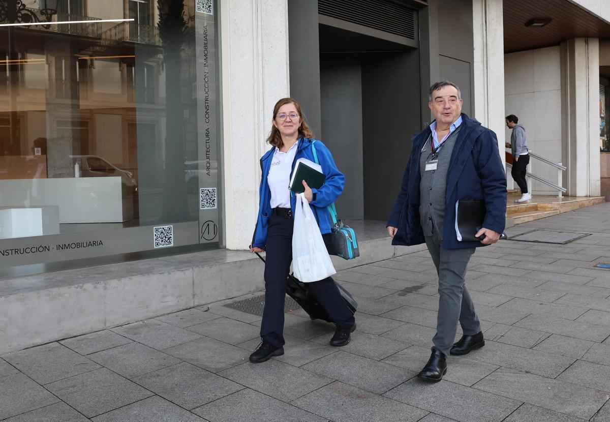 El doctor Luis Amador y la enfermera María Couceiro, de HADO.