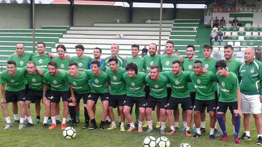 Acto de presentación del Club Deportivo Arenteiro. // Jesús Regal.