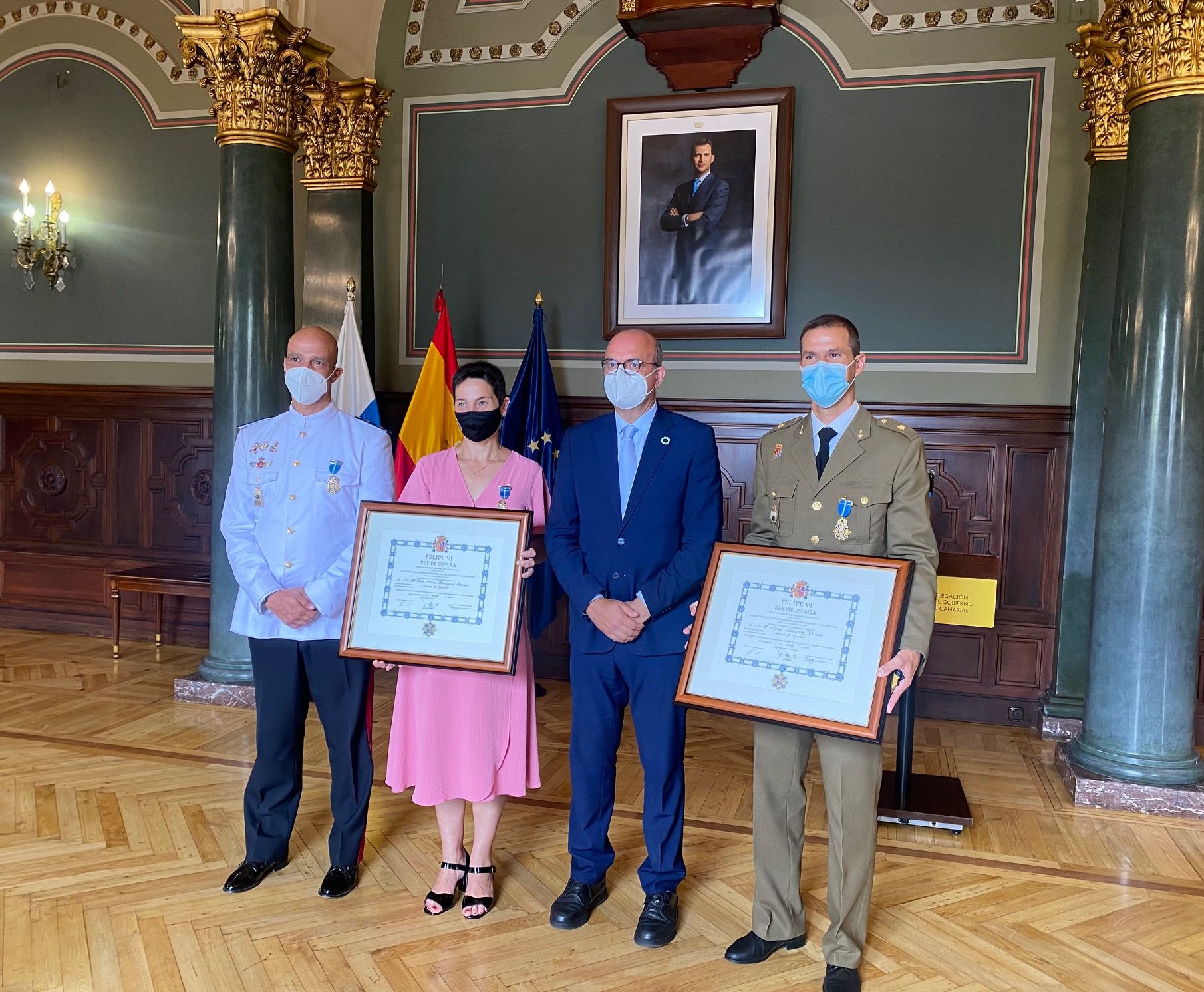 La UME y Protección Civil de Canarias reciben las medallas del Mérito Civil
