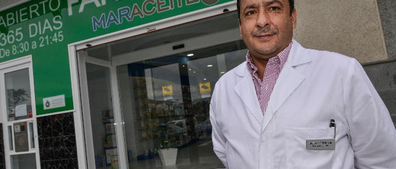 El malagueño Cristóbal Moreno, titular de la farmacia Maraceite.