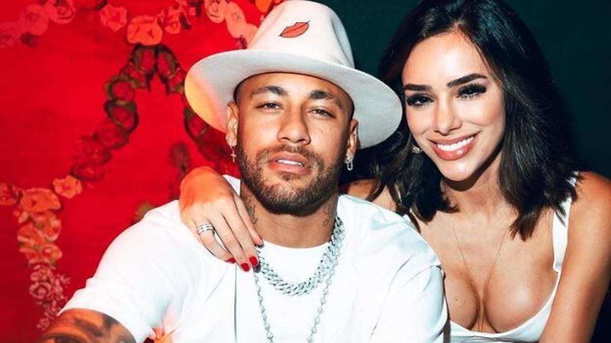 Neymar junyo a su novia, Bruna Biancardi