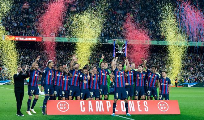 Todo lo que no has visto de la fiesta de los campeones en el Barça - Real Sociedad