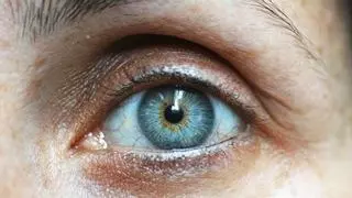 Queratopigmentación: cómo es y cuánto cuesta la operación de moda para tener ojos azules