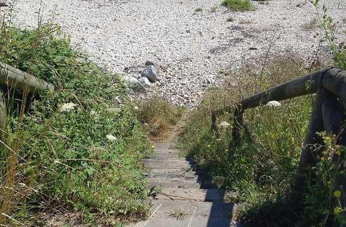 La ruta jacobea, abandonada en Llanes