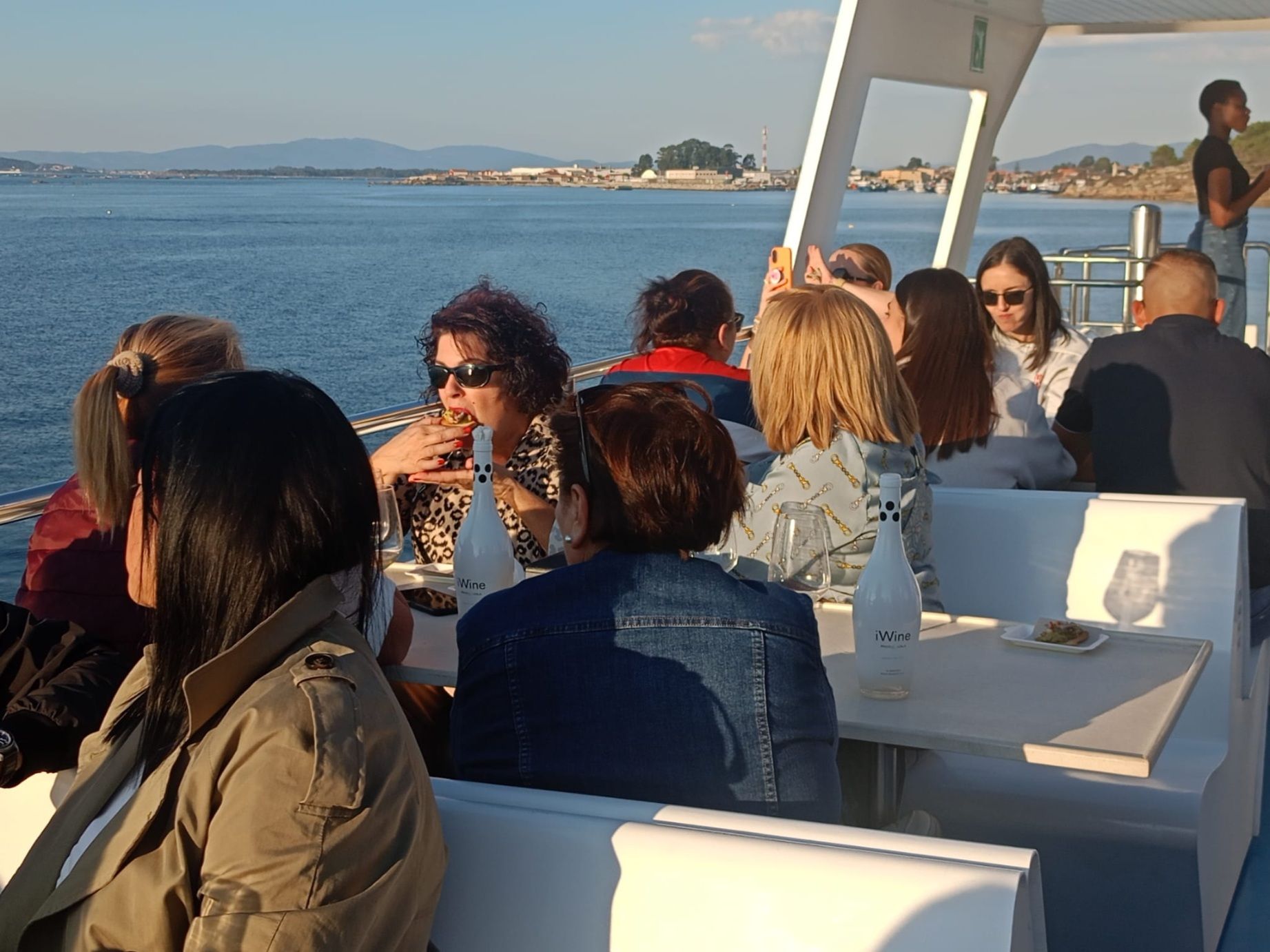 La ruta de «Viños singulares polo mar» a bordo del catamarán «Gran Cormorán Jet», esta tarde-noche.