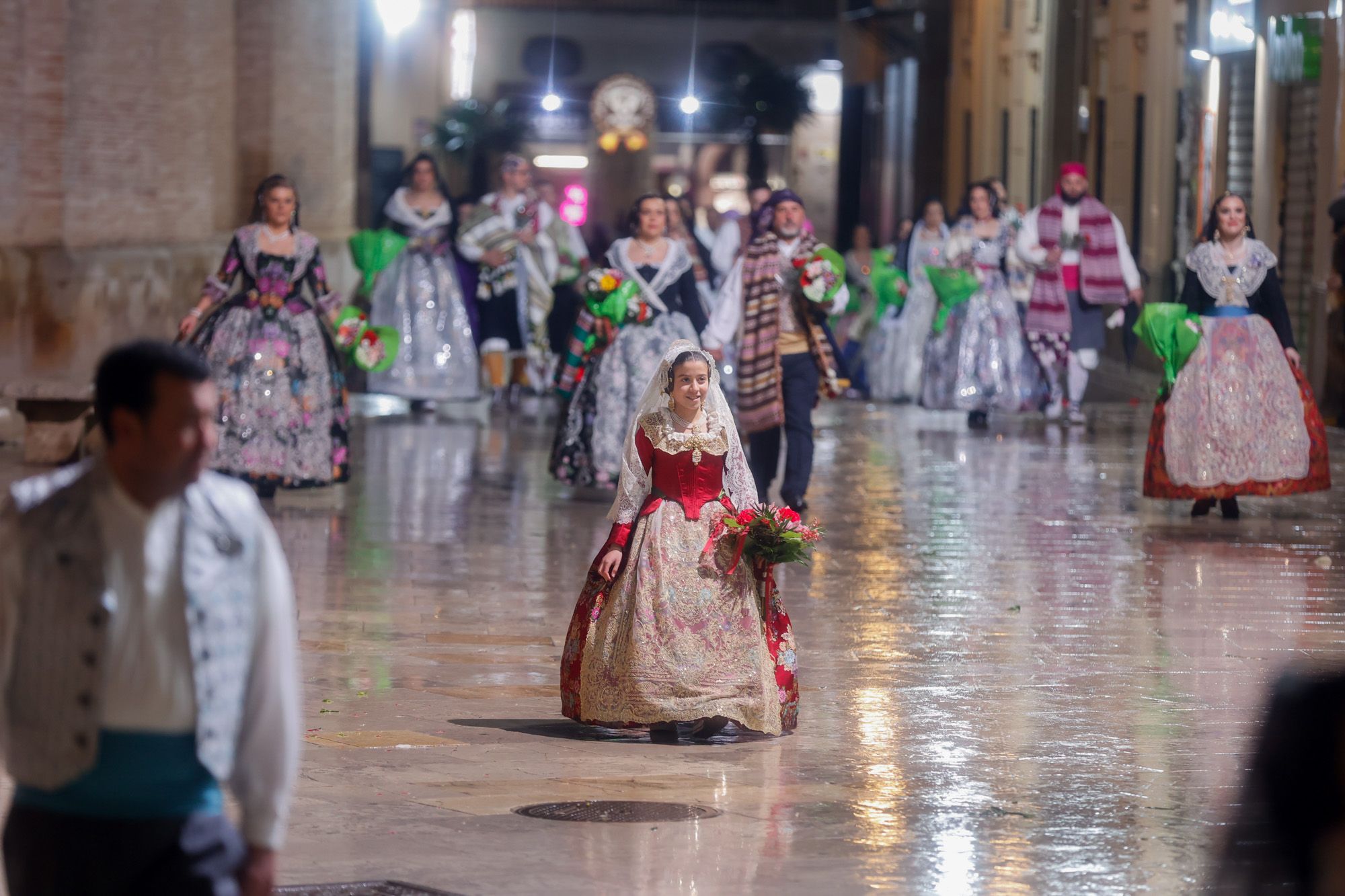 Falleras Mayores en la Ofrenda 2025. Día 18 (2/3)