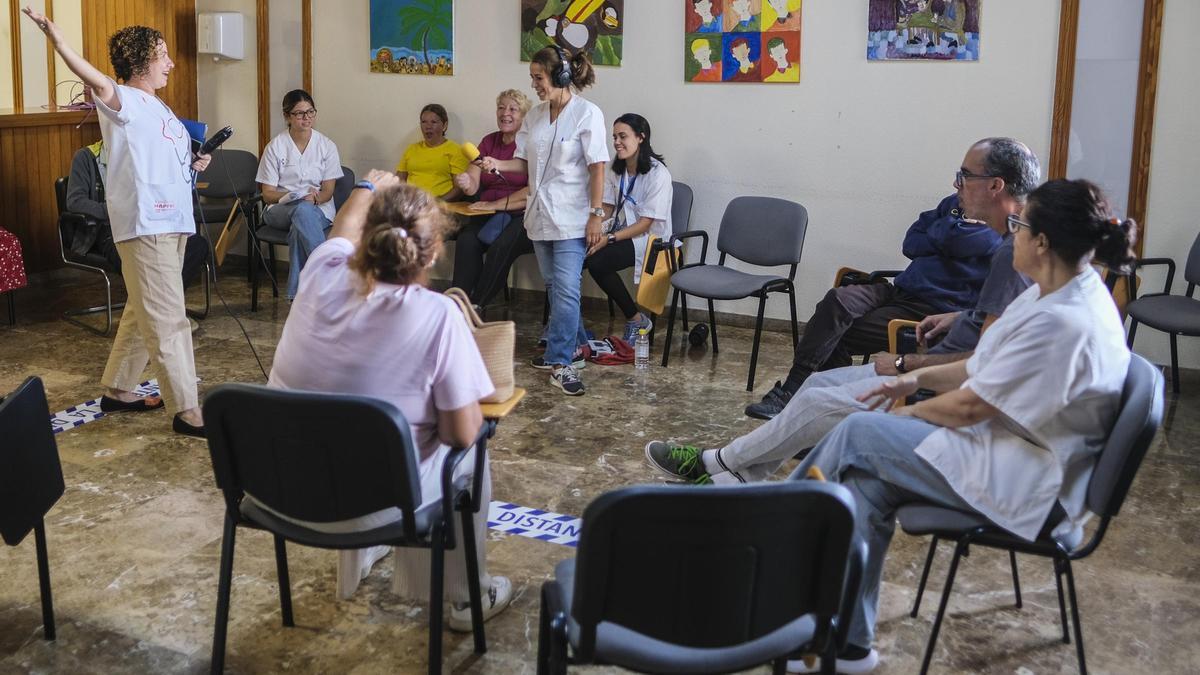 Un instante de la grabación de un pódcast en el Hospital Juan Carlos I.