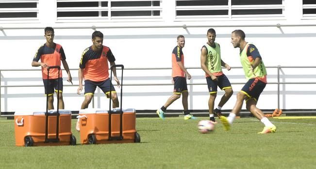 ENTRENAMIENTO DE LA UD LAS PALMAS Y ENTREVISTGA ...