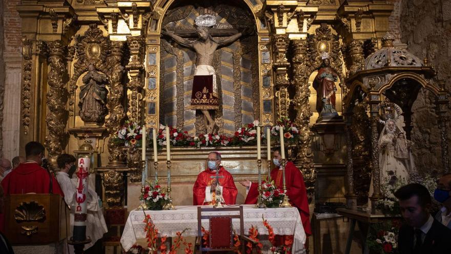 Misa en la ermita en honor al Cristo de Morales el año pasado. | E. F.