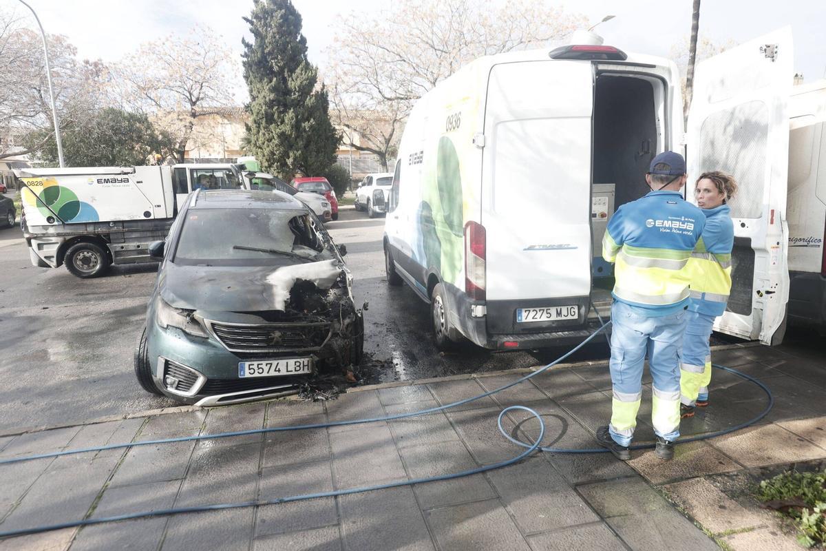 INCENDIO DE CONTENEDORES EN LA VILETA.