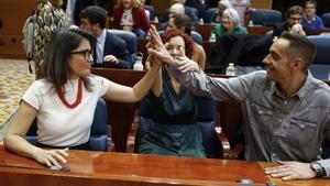 Manuela Bergerot junto al nuevo equipo de dirección de Más Madrid en la Asamblea de Madrid.