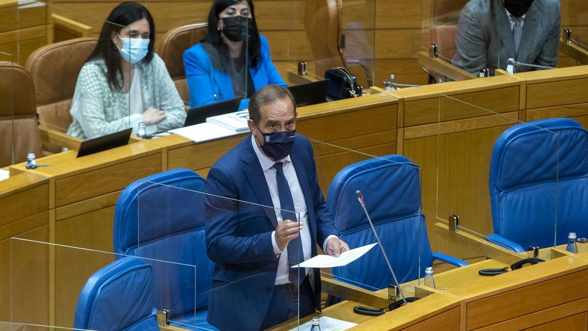 El conselleiro de Facenda, Valeriano Martínez.