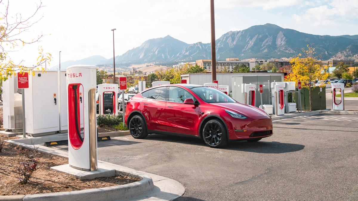 Tesla abrirá sus cargadores a vehículos de otras marcas en Europa