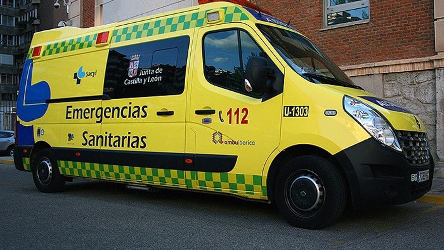 Un hombre herido al ser atropellado por un coche que se precipitó al río en A Pobra do Caramiñal