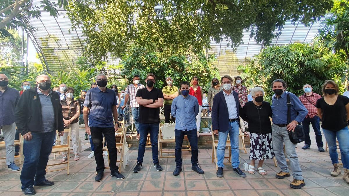 Foto de familia del acto que ha tenido lugar este lunes por la tarde, presidido por el conseller Vicent Marzà.