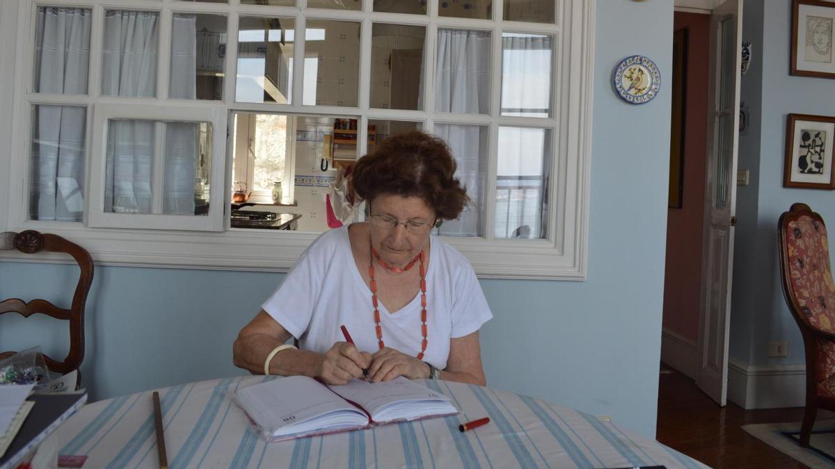 El diario secreto de Odile Mansuy: cómo anotar la vida diaria desde 1962 se convirtió en una pasión y una herramienta para mantener el orden en su hogar de Vigo