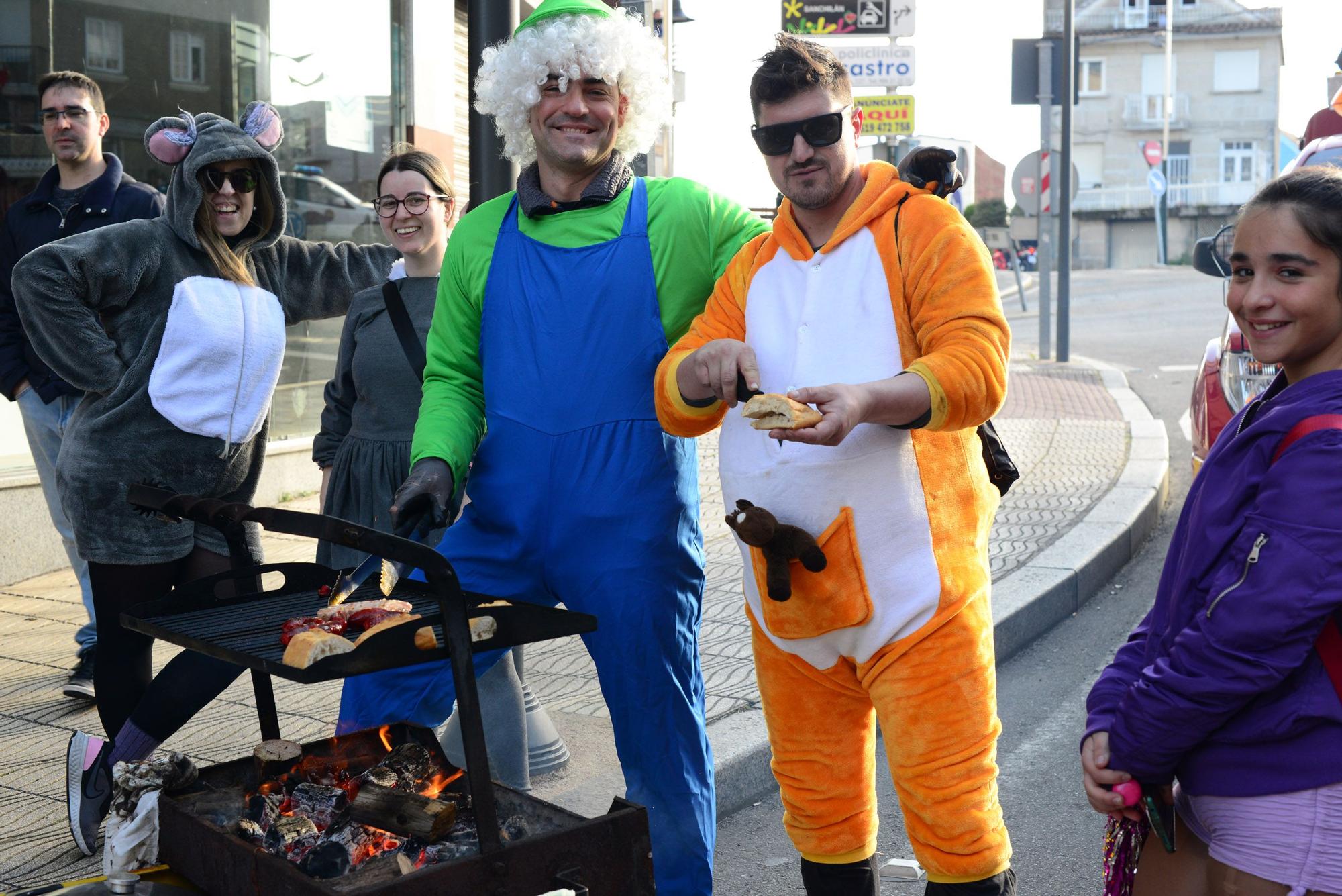 Moaña "llora" el fin del carnaval con el Enterro da Sardiña