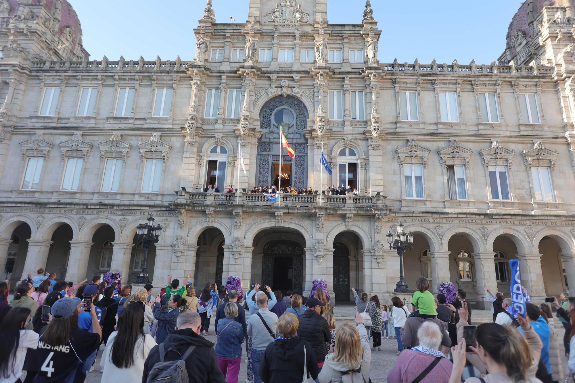 El Dépor Abanca celebra su ascenso en la plaza de María Pita