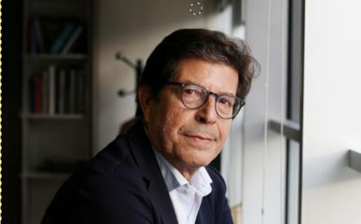 Joaquín Luna publica un recopilatori de les seves columnes