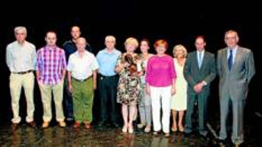 Cáritas  recibe la medalla Muñoz Torrero 2013