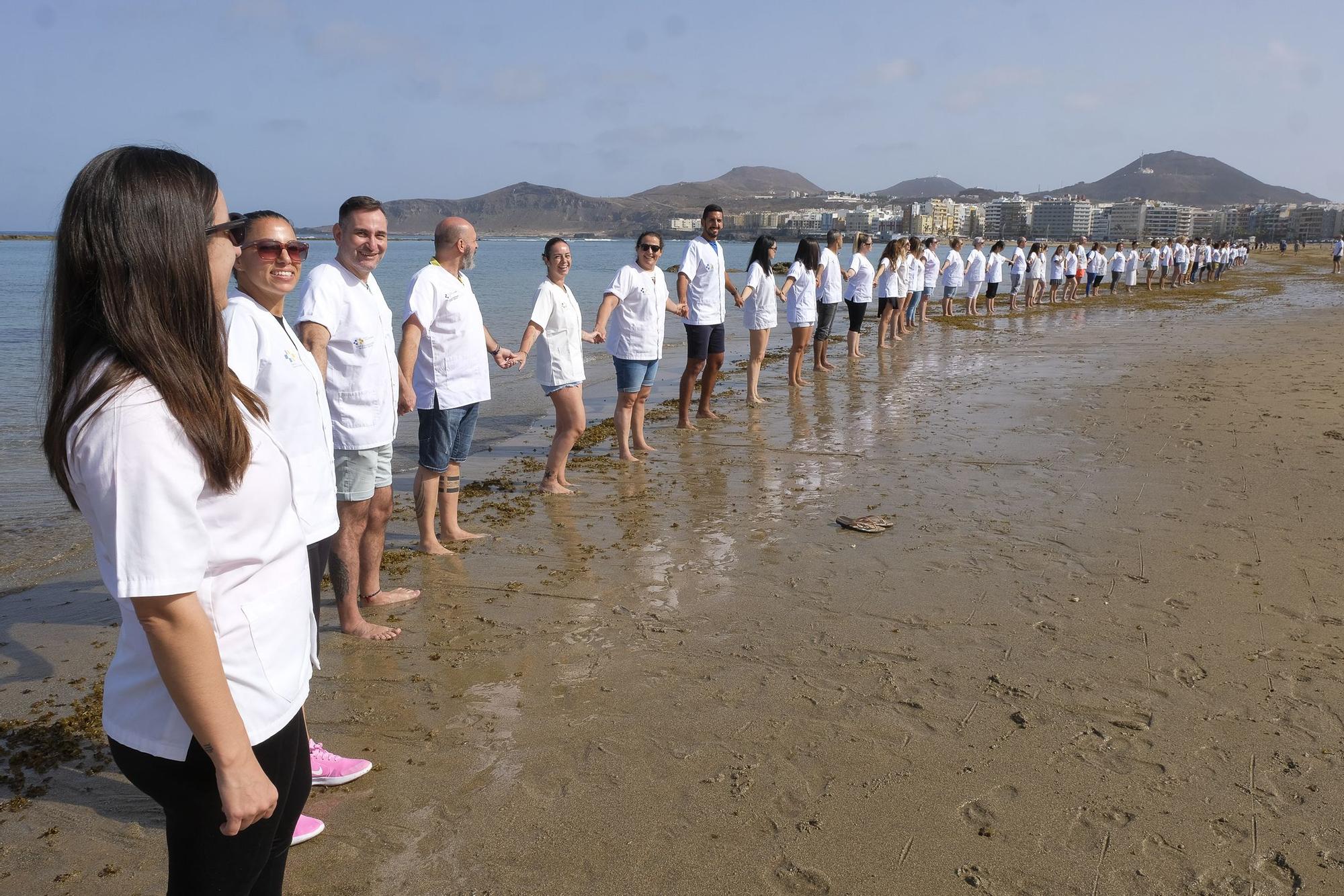 Trabajadores del Hospital Insular se manifiestan en Las Canteras