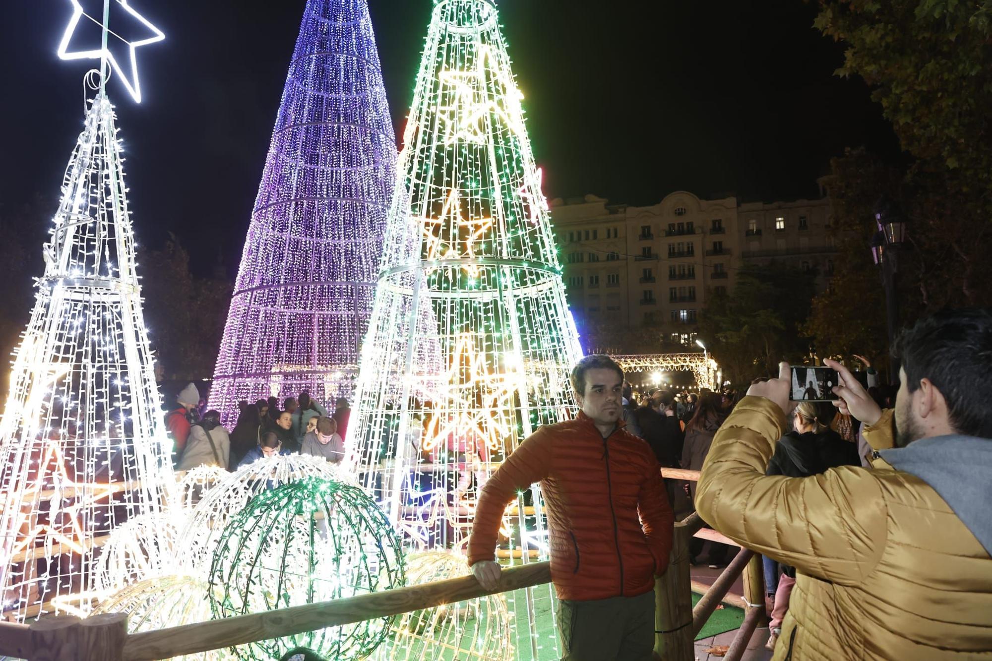 Valencia | València enciende una Navidad "austera"