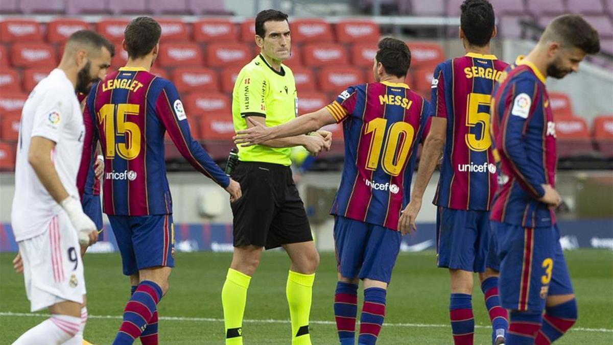 Martínez Munuera, en el Barça - Madrid de la primera vuelta