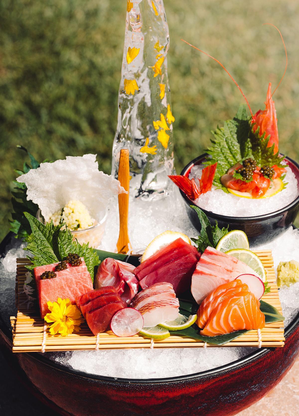 El menú se completa con una cuidada selección de sushi y sashimi.