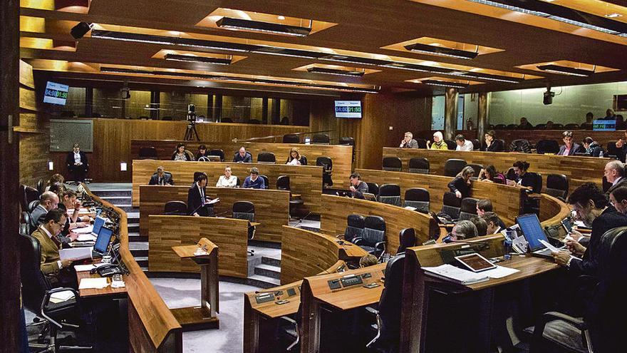 El pleno de ayer en la Junta General.