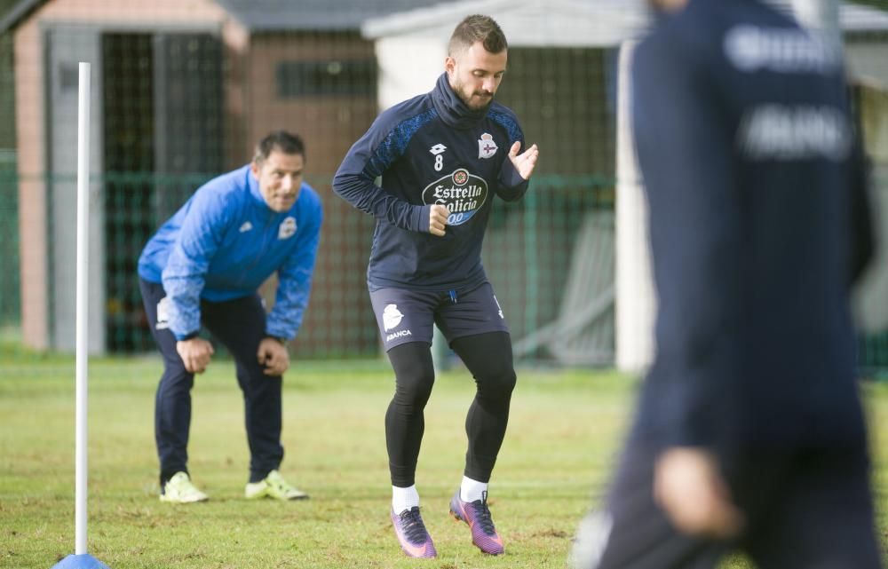 El técnico convoca a 19 jugadores, por lo que tendrá que hacer un último descarte antes del encuentro ante el Sevilla.