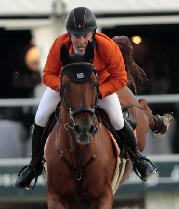 Genets i cavalls competeixen a la final de la Copa de Nacions, a Barcelona