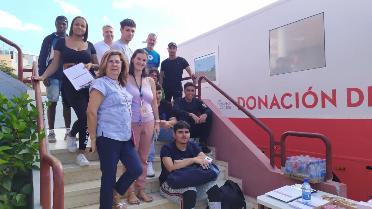 Campaña de donación del ICHH en el IES Faro Maspalomas