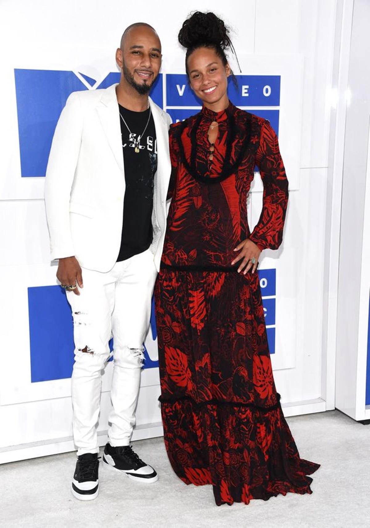 Alicia Keys junto a su marido en los MTV Video Music Awards 2016