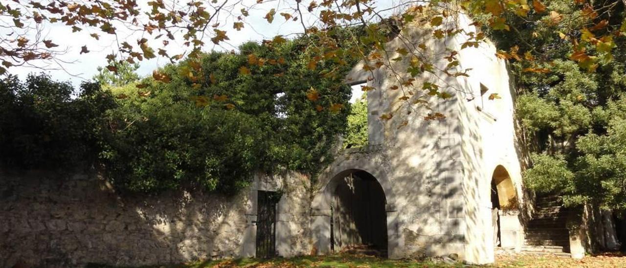 Los restos del palacio de Junco, en Ribadesella.