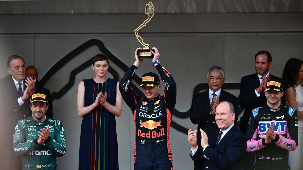 Alonso y Verstappen, en el podio de Mónaco