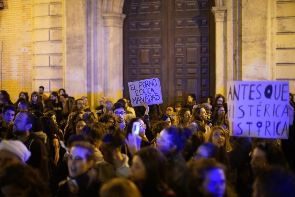Protesta feminista contra la sentencia de la manada de Manresa en València