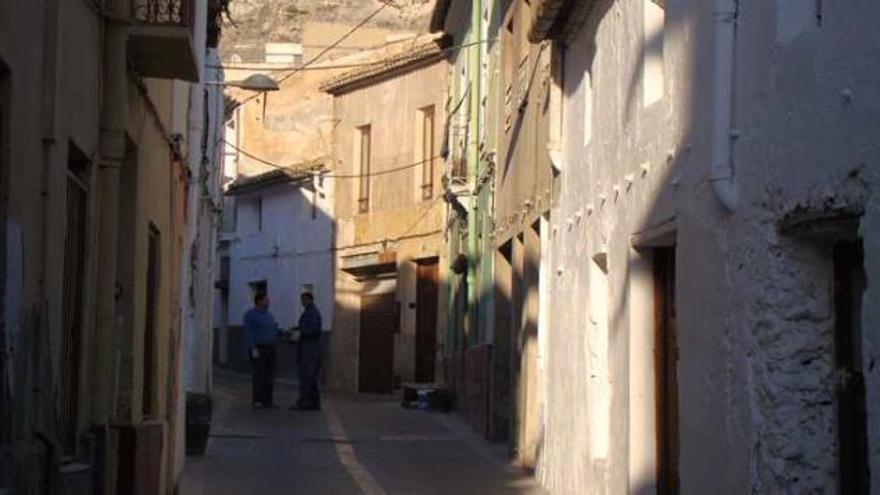 Las fachadas de la calle La Rambla serán las primeras que serán encaladas.