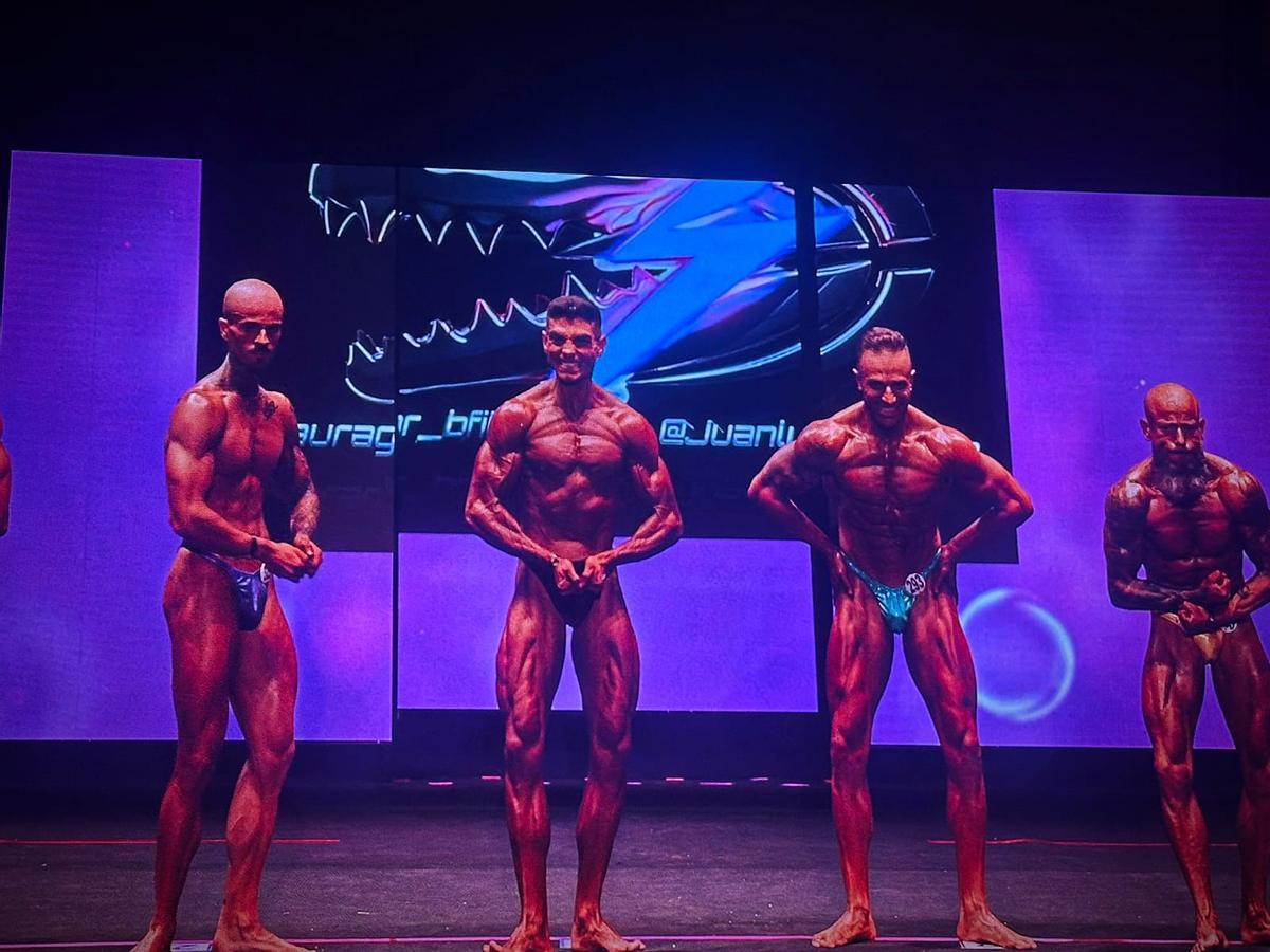 Borja Vidal , segundo por la izquierda.