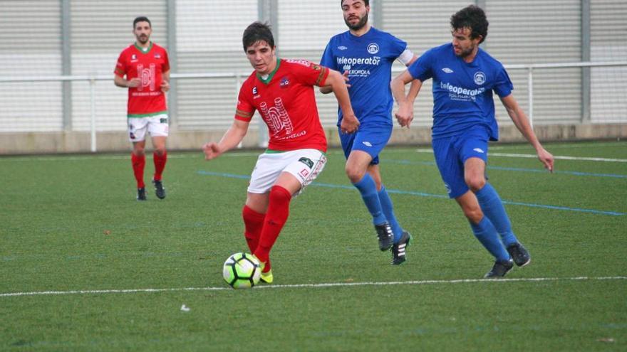 Arturo, en una acción del partido contra el Nogueira de Ramuín.