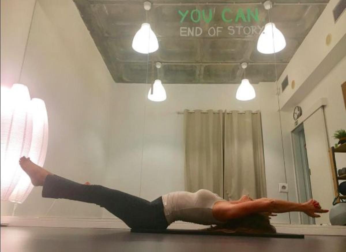 Sara Carbonero haciendo yoga
