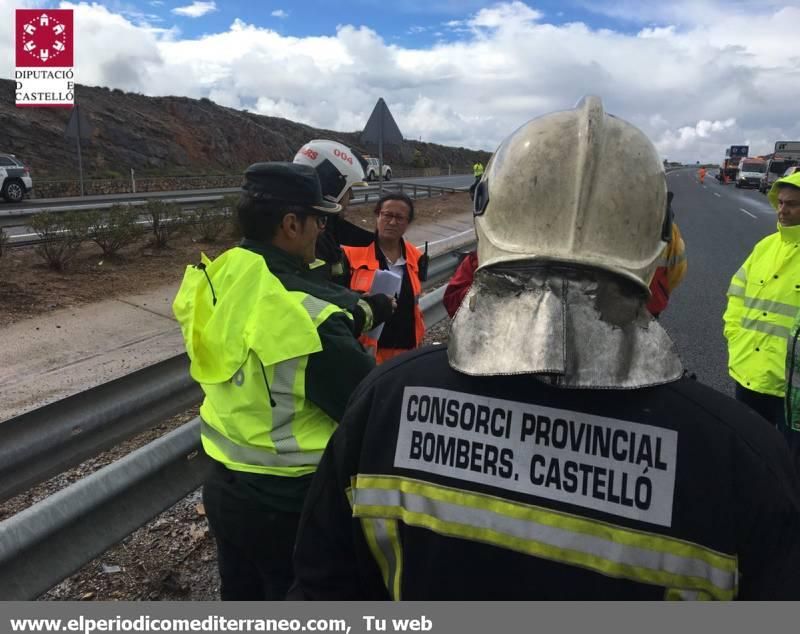 Así se actúa en un accidente de un camión con mercancías peligrosas