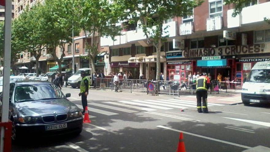 Varias losas caen desde un décimo en las Tres Cruces