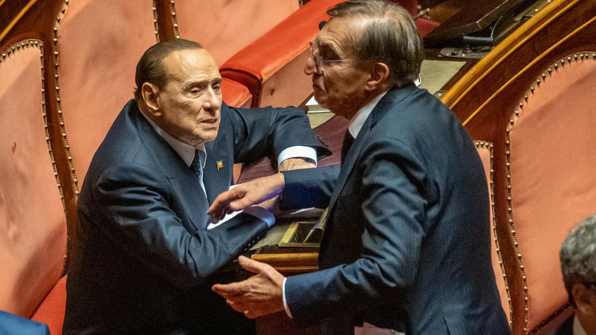 Silvio Berlusconi e Ignazio La Russa, en el Senado de Italia.