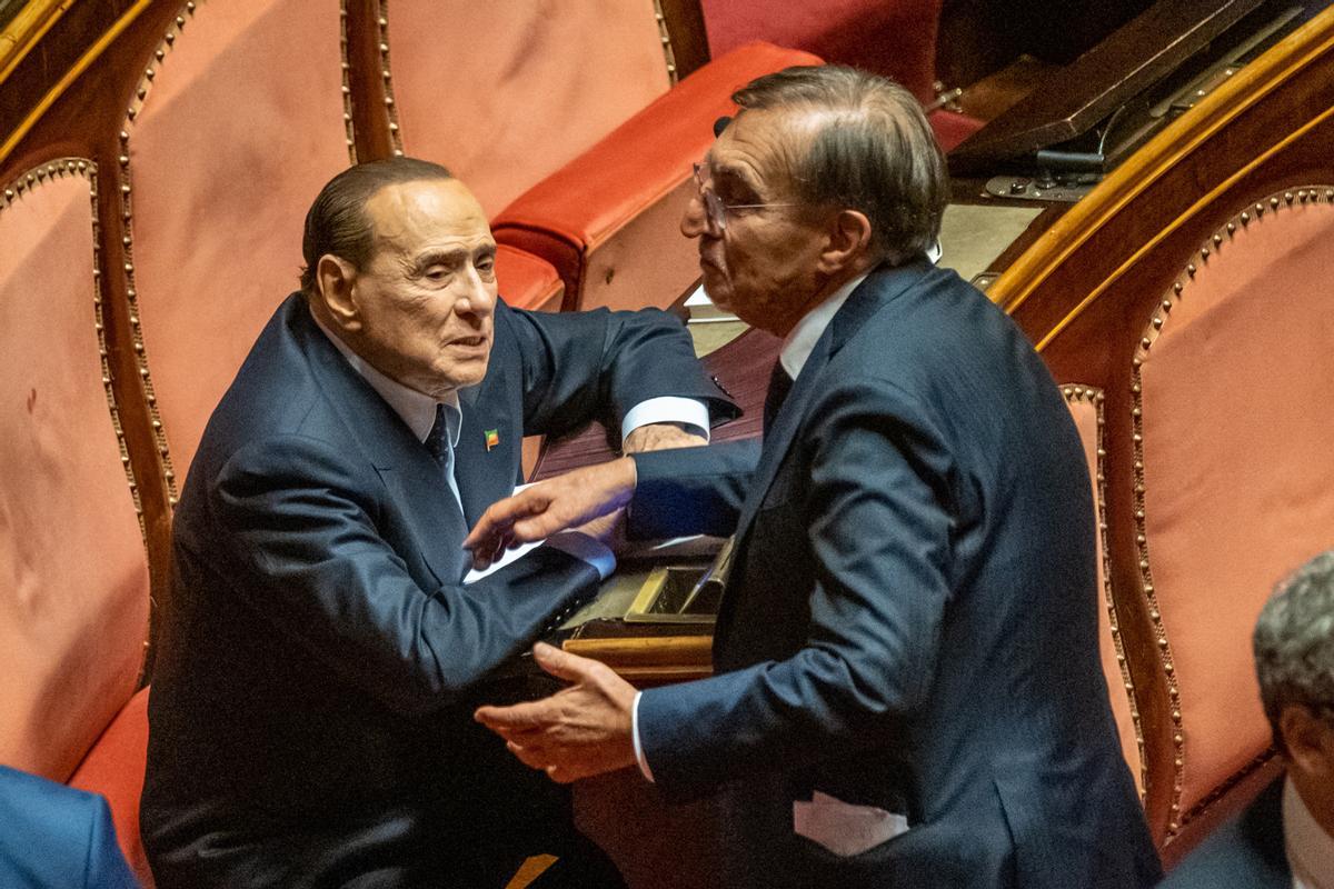 Silvio Berlusconi e Ignazio La Russa, en el Senado de Italia.