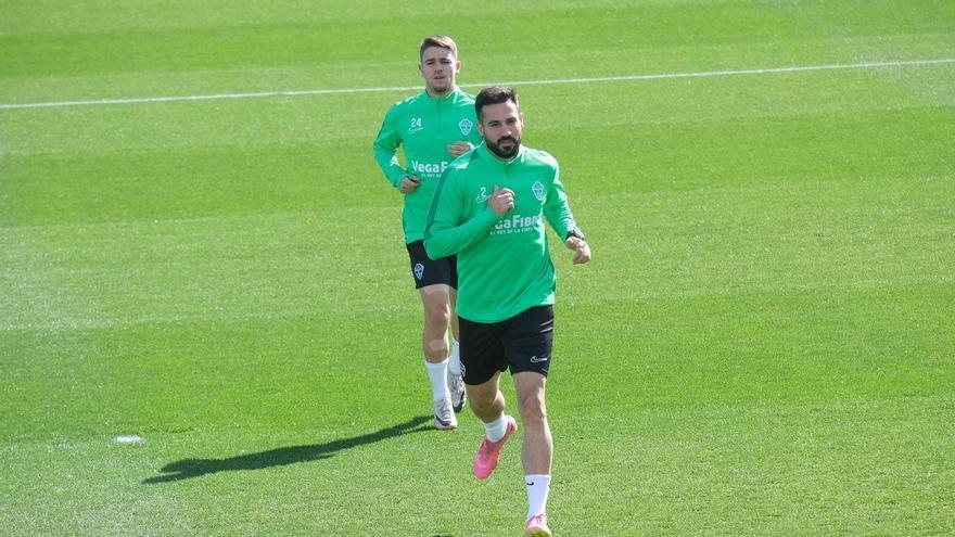 Mario Gaspar y Carreira entrenan al margen del grupo y Bigas se queda con los recuperadores