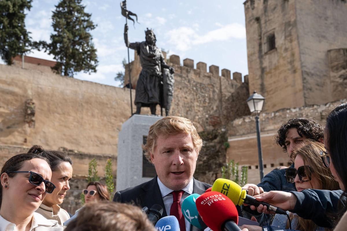 El alcalde la ciudad, Ignacio Gragera, durante un encuentro con los medios en el Día de Badajoz.
