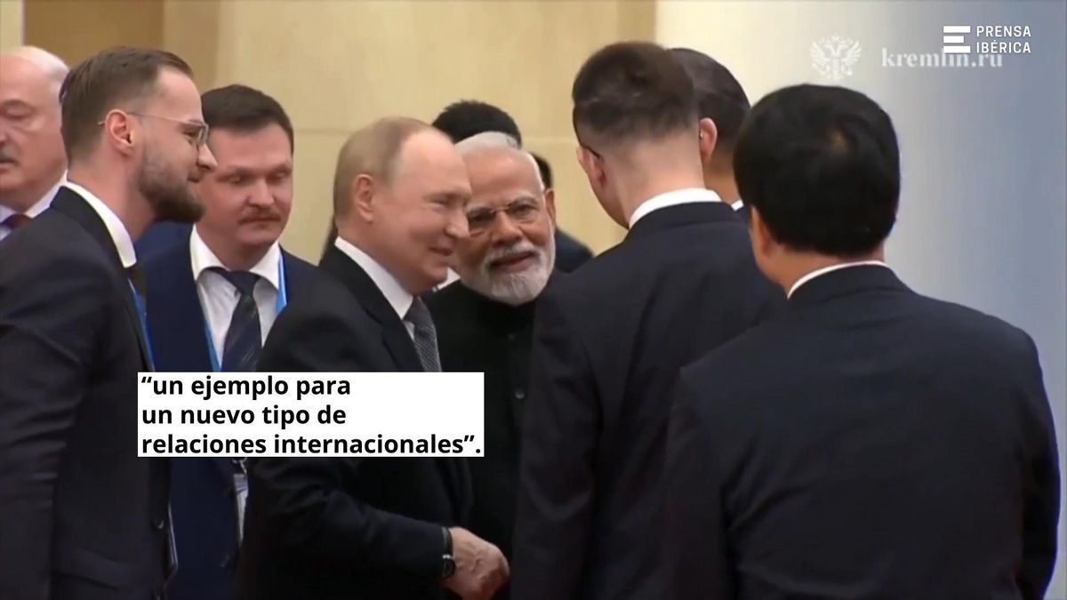 Xi anima Putin i Modi a reforçar llaços i apuntalar un "món multipolar" Xi anima Putin i Modi a reforçar llaços i apuntalar un "món multipolar"